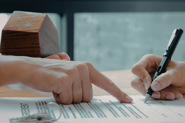 Reviewing closing costs in Central Florida during a real estate transaction